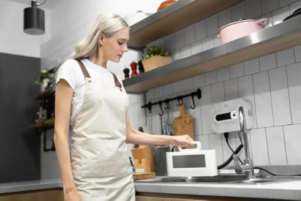 MAXXwasher pro transforms a sink into a dish & food washer, launched on Kickstarter